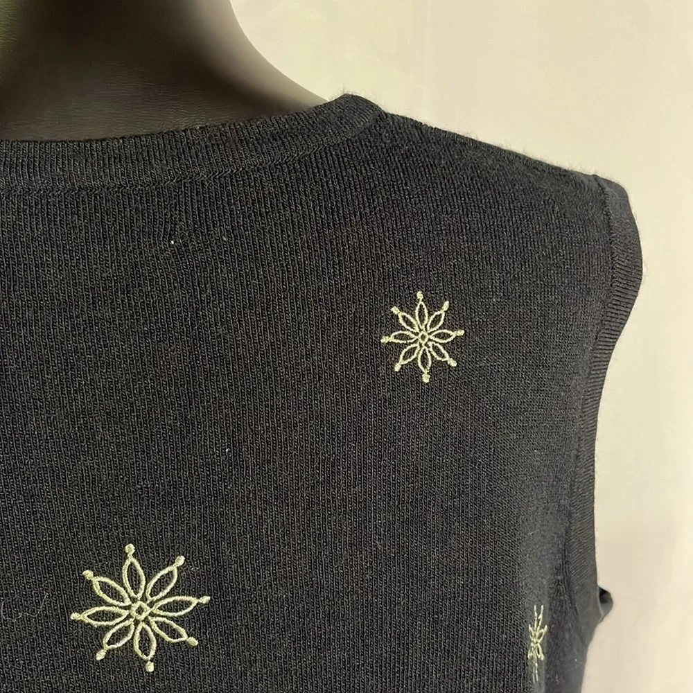 CJ Banks Black Embroidered Snowflake Print Sleeveless Shell Sweater